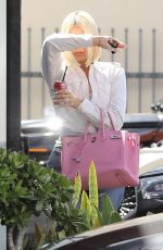 KHLOE KARDASHIAN Arrives at a Studio in Los Angeles 03/28/2019