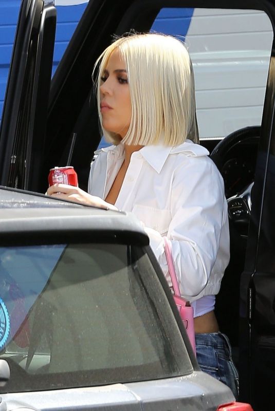 KHLOE KARDASHIAN Arrives at a Studio in Los Angeles 03/28/2019
