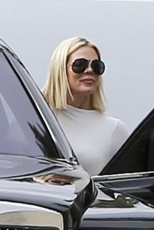 KHLOE KARDASHIAN Arrives at Sunday Church Service in Los Angeles 03/03/2019