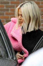 KHLOE KARDASHIAN Leaves a Beauty Salon in Los Angeles 03/20/2019