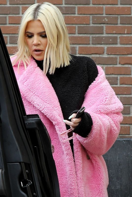 KHLOE KARDASHIAN Leaves a Beauty Salon in Los Angeles 03/20/2019