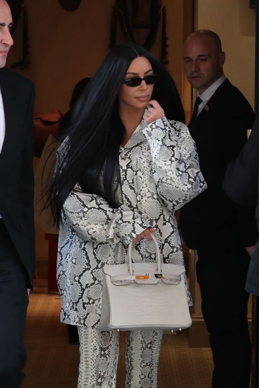 KIM KARDASHIAN Leaves Hermes Store in Paris 03/25/2019
