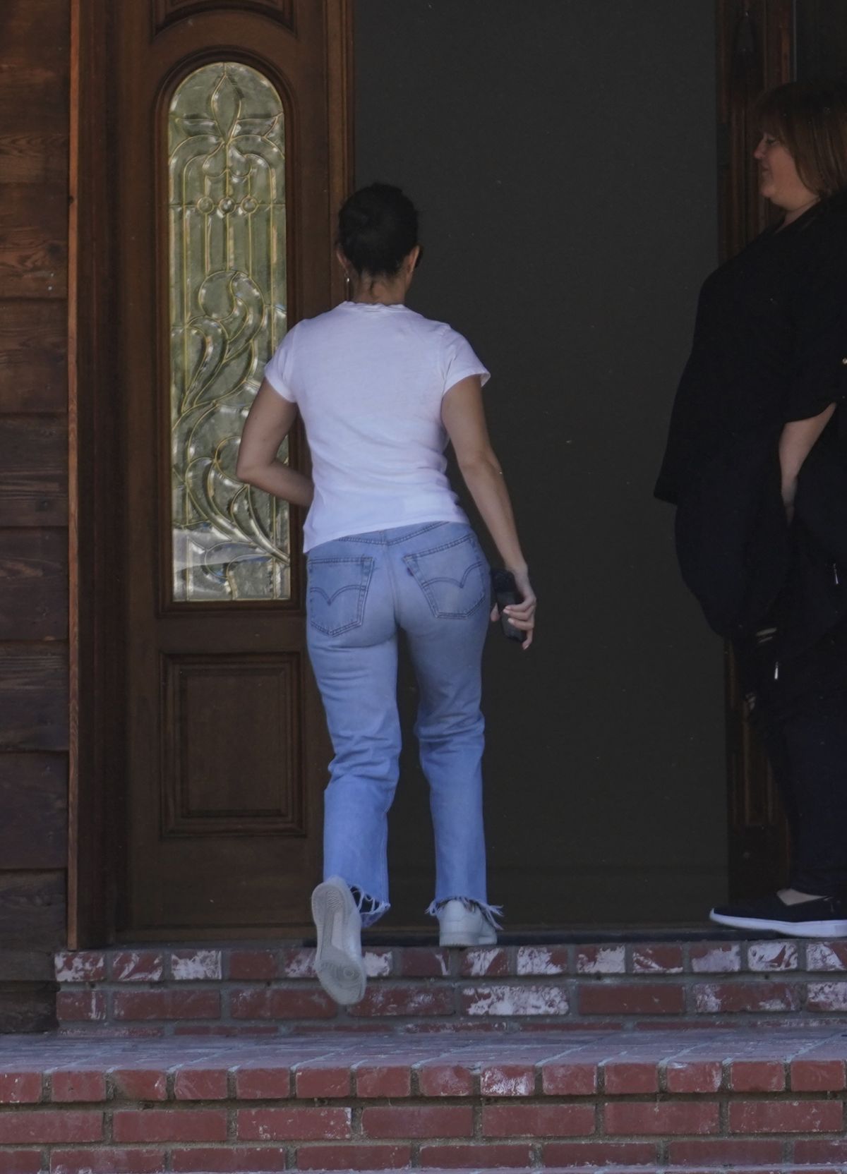 kourtney-kardashian-arrives-at-kanye-s-church-service-in-los-angeles-03-17-2019-4.jpg