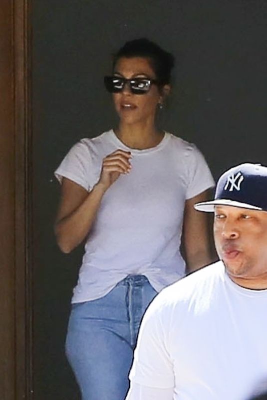 KOURTNEY KARDASHIAN Arrives at Kanye