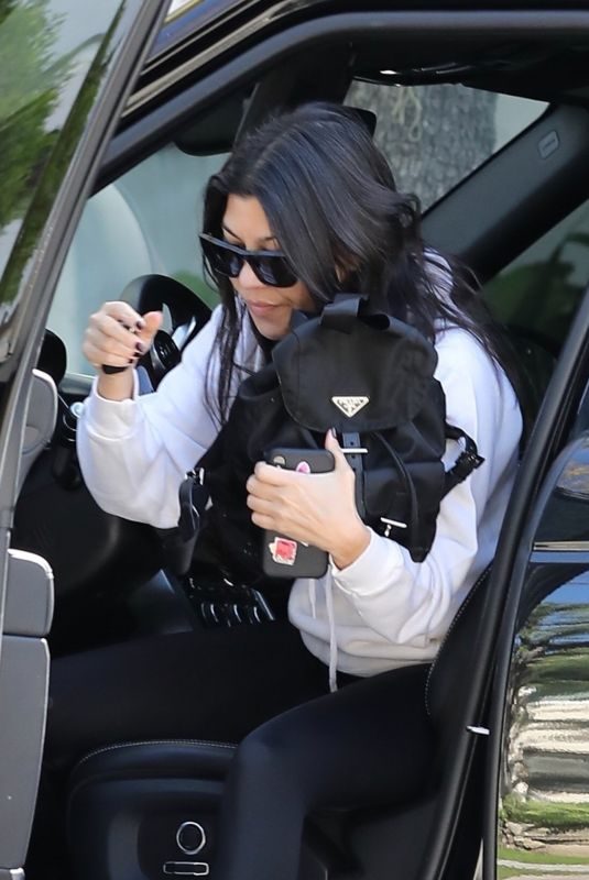 KOURTNEY KARDASHIAN Out and About in Calabasas 03/30/2019