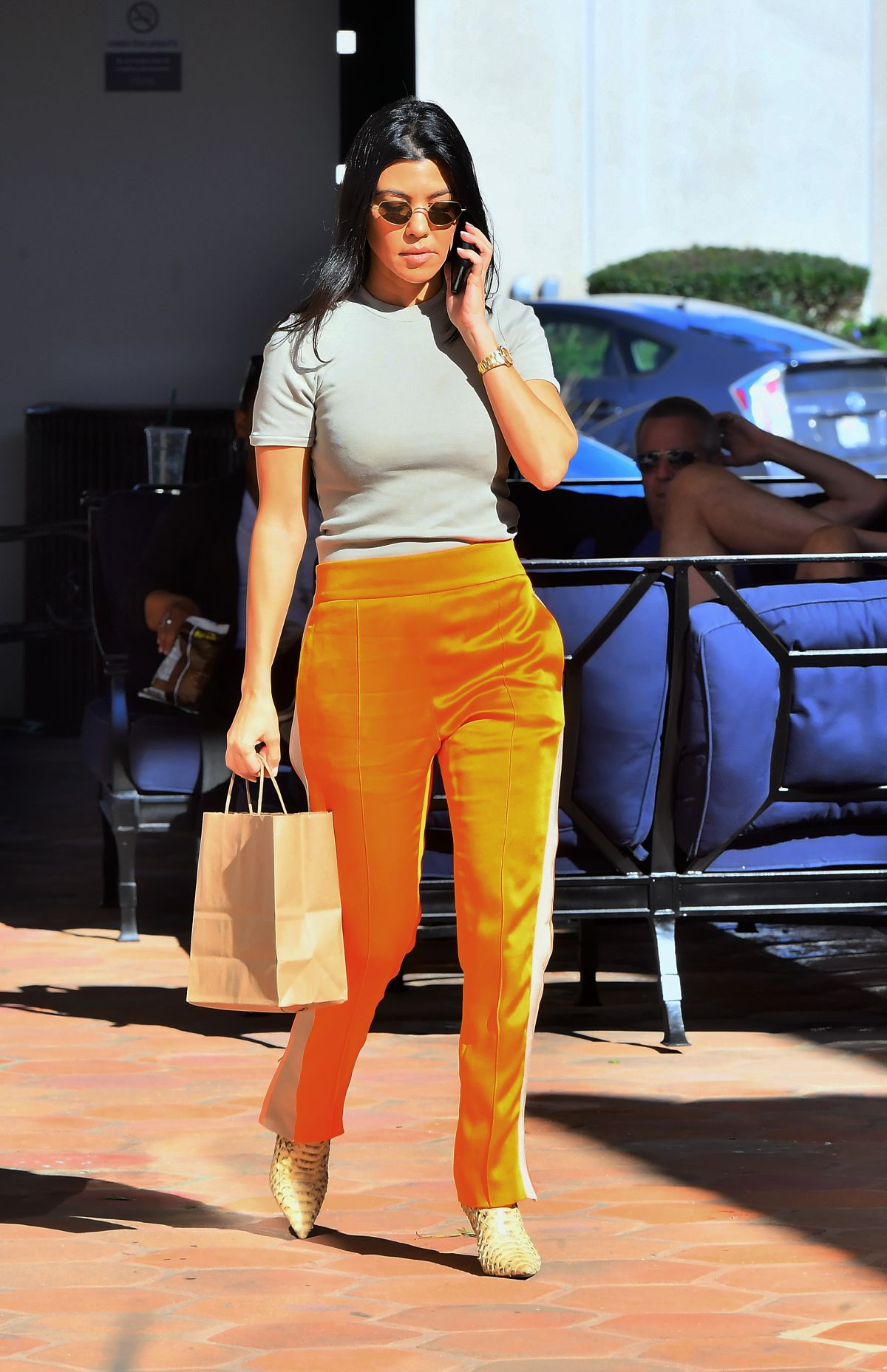 kourtney-kardashian-out-in-malibu-03-17-2019-1.jpg