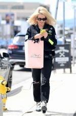 LOTTIE MOSS Shopping at Agent Provocateur in Los Angeles 03/20/2019