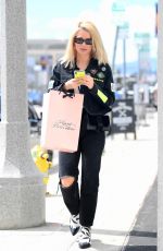 LOTTIE MOSS Shopping at Agent Provocateur in Los Angeles 03/20/2019