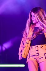 MAREN MORRIS Performs at The Wiltern in Los Angeles 03/30/2019