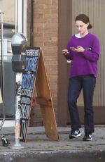 NATALIE PORTMAN Out and About in Los Feliz 03/19/2019