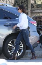 NATALIE PORTMAN Out for Breakfast in Los Feliz 03/12/2019