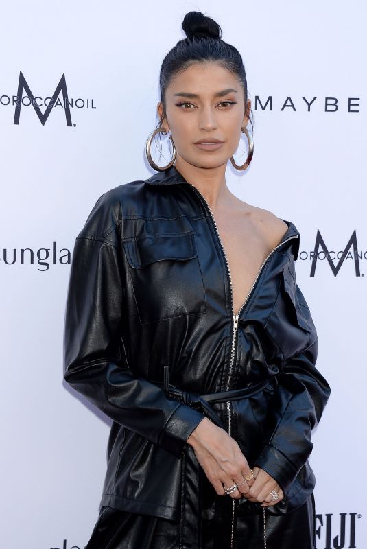 NICOLE WILLIAMS at Daily Front Row Fashion LA Awards 03/17/2019