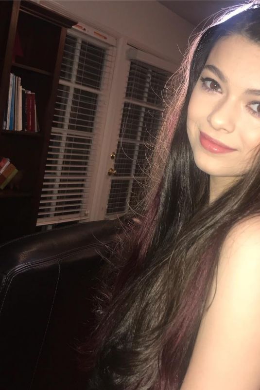 NIKKI HAHN - Instagram Pictures, March 2019