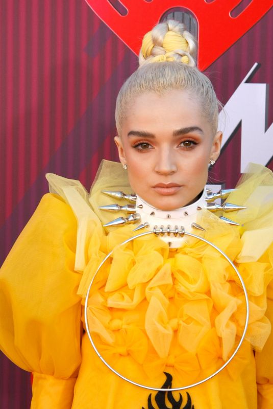 POPPY at Iheartradio Music Awards 2019 in Los Angeles 03/14/2019