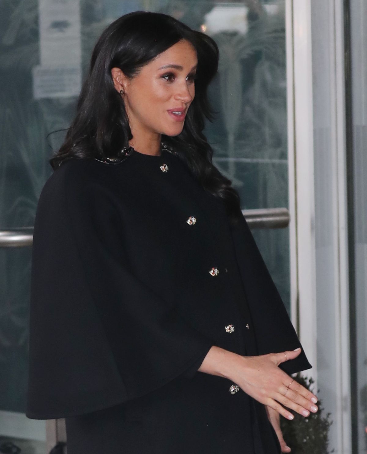 Pregnant MEGHAN MARKLE Arrives at New Zealand House in ...