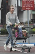 REBECCA ROMIJN Shopping for Grocery in Calabasas 02/27/2019