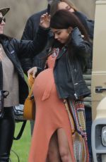 SARAH HYLAND on the Set Modern Family, Season 10 in Los Angeles 03/06/2019