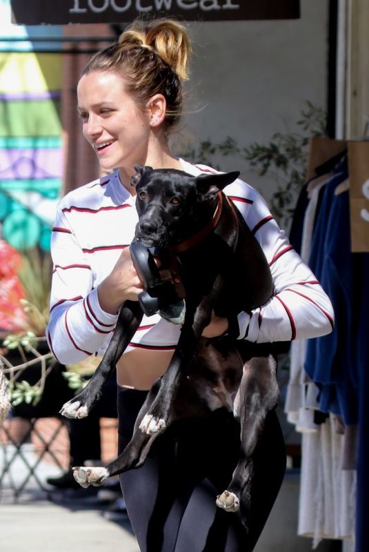 SHANTEL VANSANTEN and Her Dog at Alfred in Los Angeles 03/14/2019