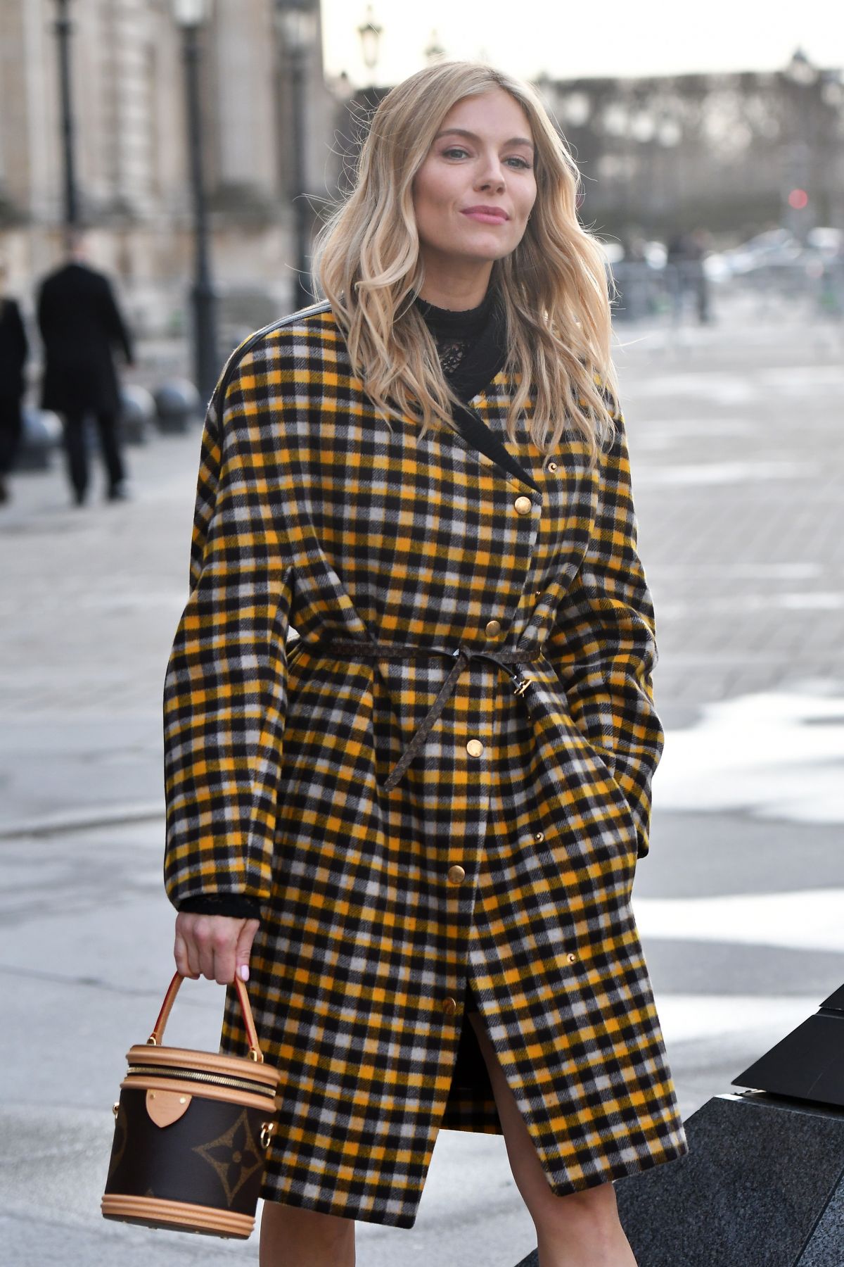 Sienna Miller Louis Vuitton Fall Fashion Show March 05, 2019 – Star Style