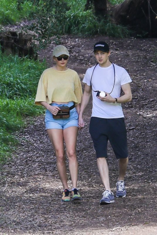 TAYLOR SWIFT and Joe Alwyn Hikinig at Franklin Canyon Park in Santa Monica 03/04/2019
