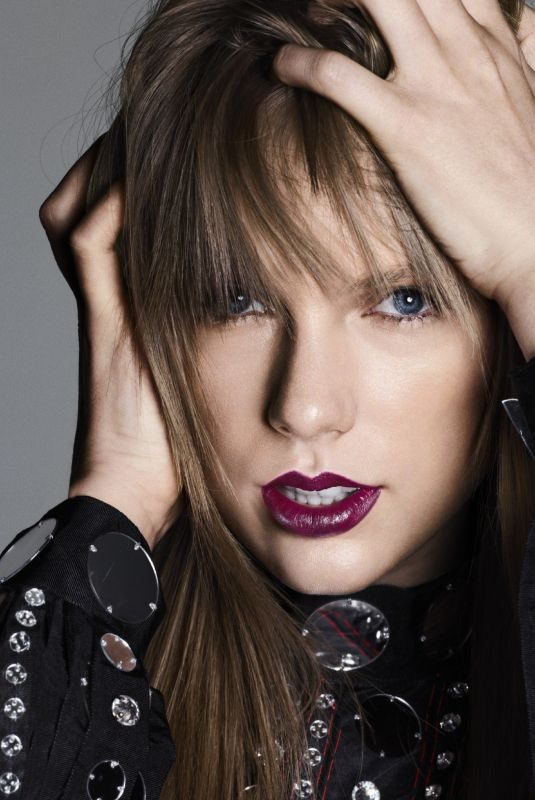 TAYLOR SWIFT in Elle Magazine, April 2019