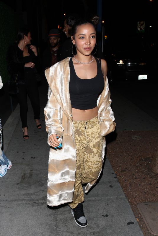TINASHE at Delilah Restaurant in West Hollywood 03/30/2019