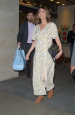 ALEX JONES Leaves One Show in London 04/25/2019