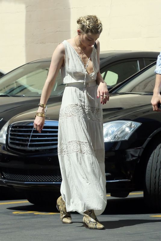 AMBER HEARD Heading to a Business Meeting in Los Angeles 04/07/2019