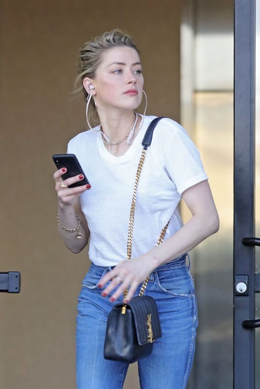 AMBER HEARD in Jeans at a Lawyer’s Office in Los Angeles 04/18/2019