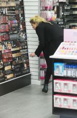 AMBER HEARD Out Shopping in New York 04/30/2019