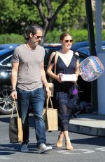 AMY ADAMS and Darren Le Gallo Shopping at Bristol Farms in Beverly Hills 04/10/2019
