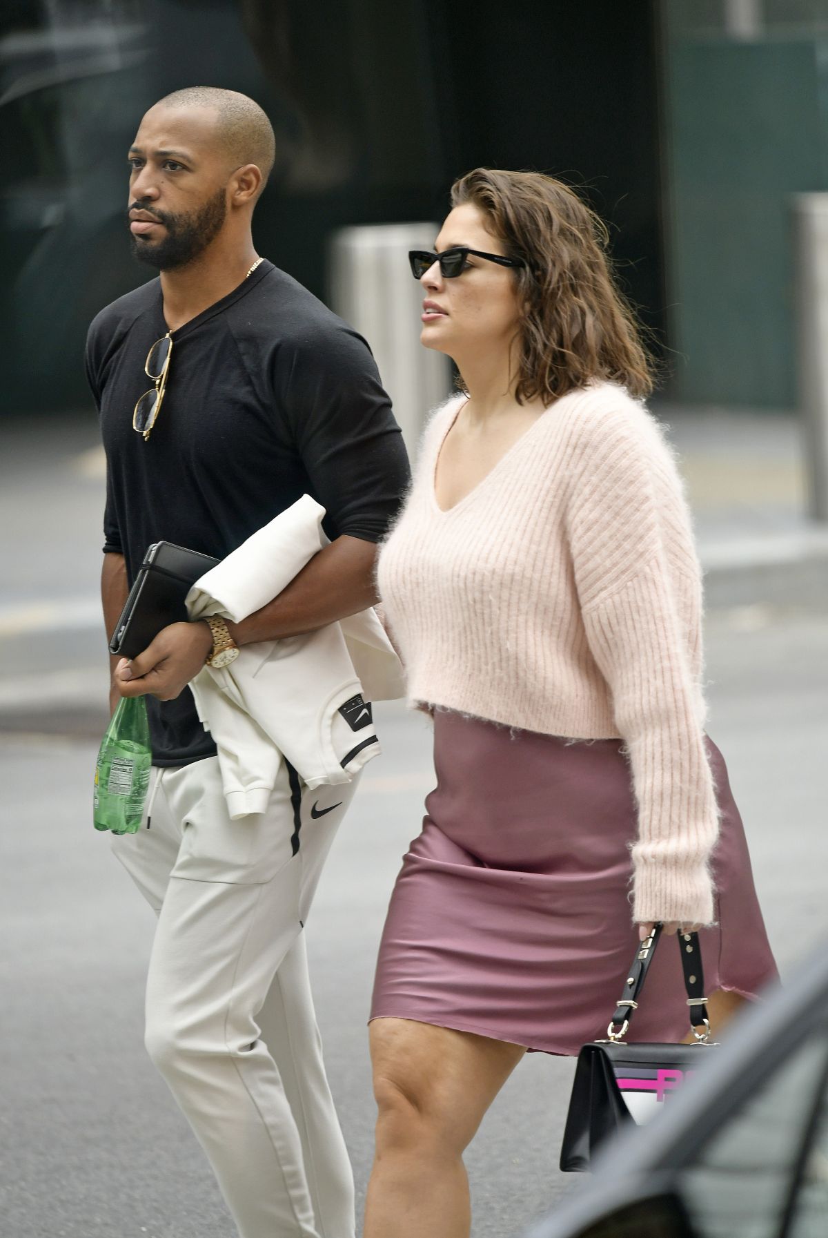 ashley-graham-and-justin-ervin-out-in-new-york-04-14-2019-1.jpg