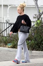 BRITNEY SPEARS Out and About in Thousand Oaks 04/26/2019