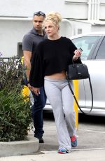 BRITNEY SPEARS Out and About in Thousand Oaks 04/26/2019