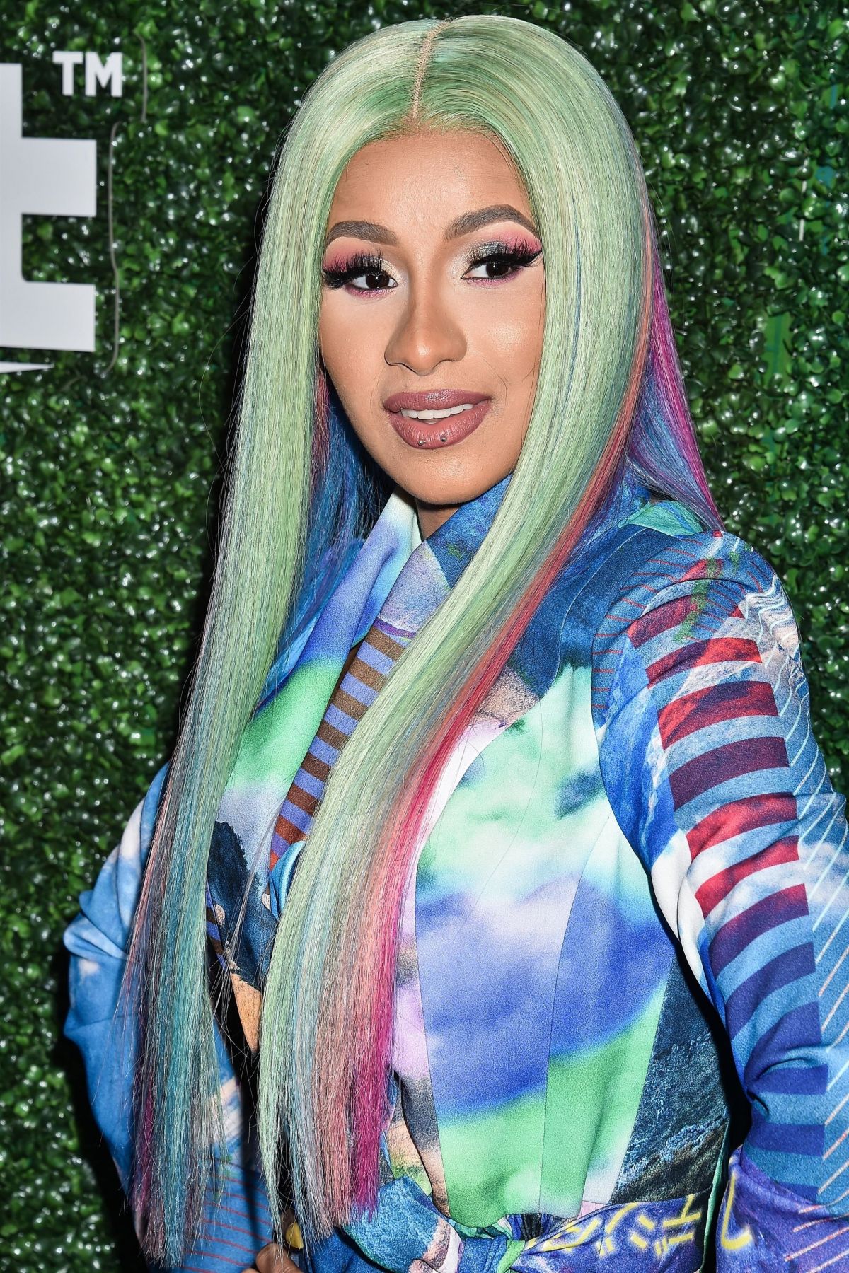 cardi-b-at-swisher-sweets-awards-in-west-hollywood-04-12-2019-3.jpg