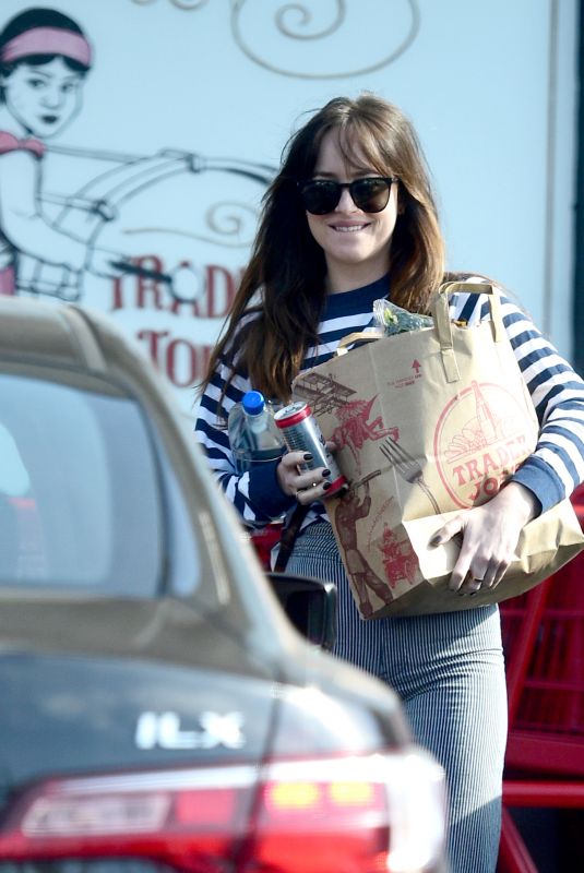 DAKOTA JOHSNON Shopping at Trader Joe