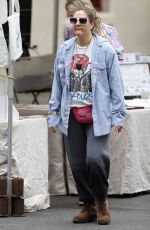 DREW BARRYMORE Shopping at a Local Market in Sydney 04/12/2019