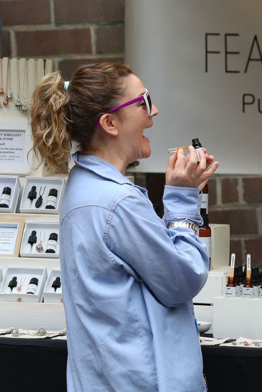 DREW BARRYMORE Shopping at a Local Market in Sydney 04/12/2019