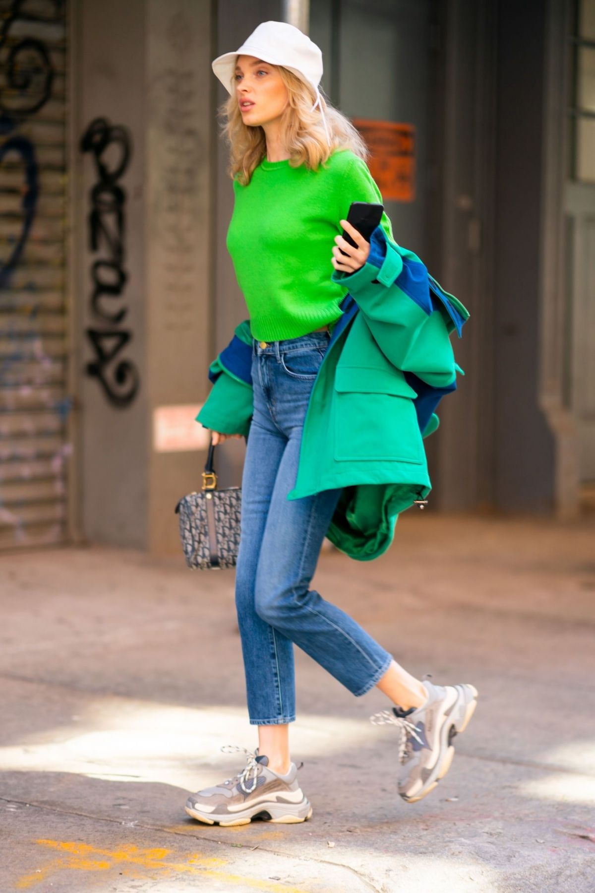 elsa-hosk-out-and-about-in-new-york-04-24-2019-7.jpg