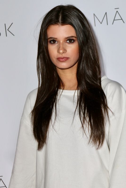 GIANNA FERAZI at Wu-tang ClanOF Mics and Men Premiere in Los Angeles 04/25/2019