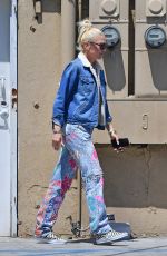 GWEN STEFANI at a Nail Salon in Beverly Hills 04/24/2019
