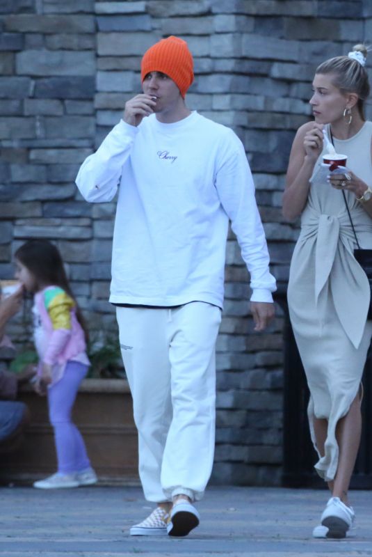 HAILEY and Justin BIEBER Out in Los Angeles 03/30/2019