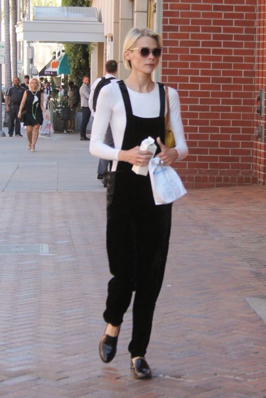 JAIME KING Out in Los Angeles 04/18/2019