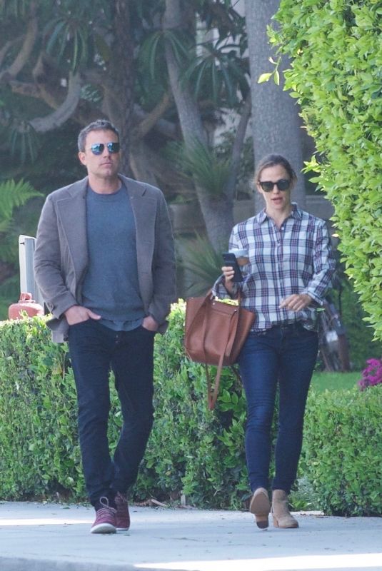 JENNIFER GARNER and Ben Affleck Out in Brentwood 04/09/2019