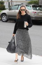 JENNIFER GARNER Arrives at a Church in Palisaded 04/28/2019