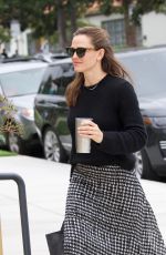 JENNIFER GARNER Arrives at a Church in Palisaded 04/28/2019