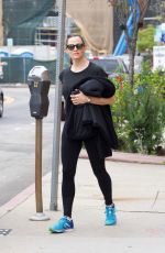 JENNIFER GARNER Leaves a Gym in Brentwood 04/27/2019