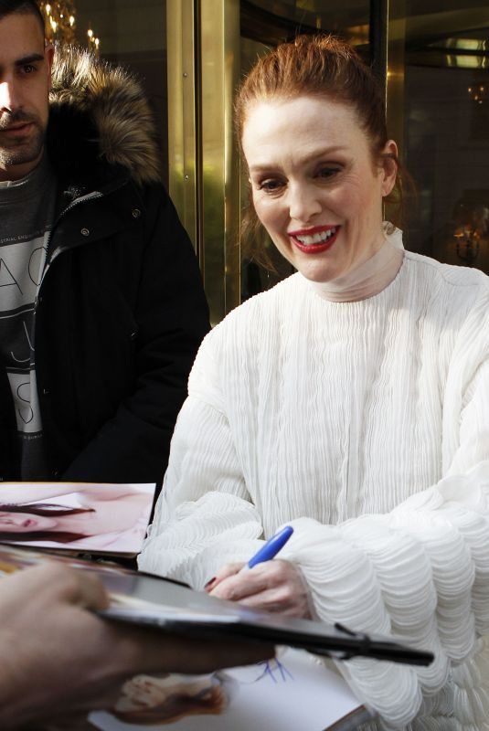 JULIANNE MOORE Out and About in Paris 04/15/2019