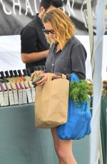 JULIAROBERTS Shopping at Farmers Market in Los Angeles 04/08/2019