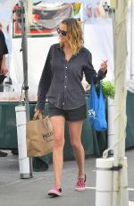 JULIAROBERTS Shopping at Farmers Market in Los Angeles 04/08/2019